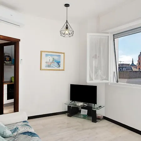 Apartment Linda's Pet Friendly House